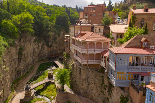A Symphony of Water and Stone: Discovering the Leghvtakhevi Waterfall in the Heart of Tbilisi