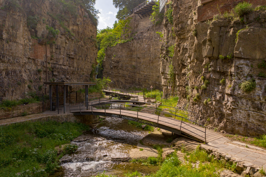 A Symphony of Water and Stone: Discovering the Leghvtakhevi Waterfall in the Heart of Tbilisi