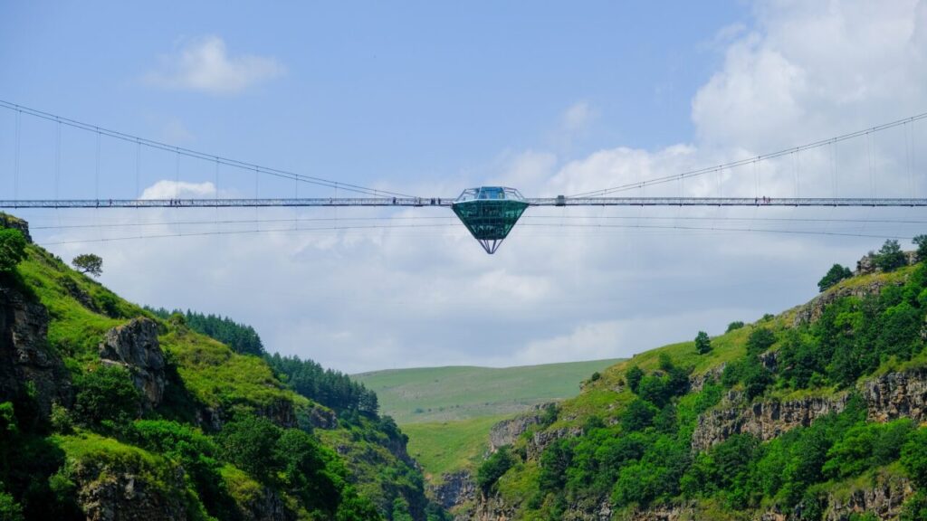 A Gem in the Heart of Georgia: A Guide to the Diamond Bridge and Dashbashi Canyon